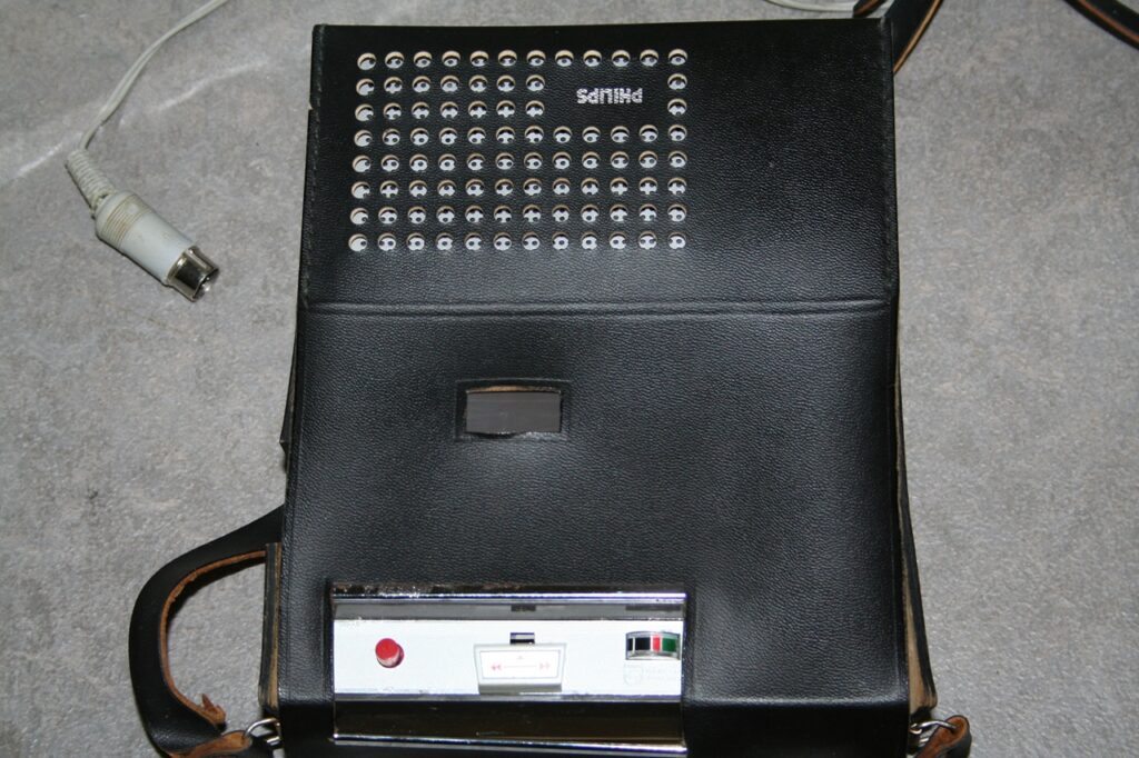Philips EL3301 in Tasche