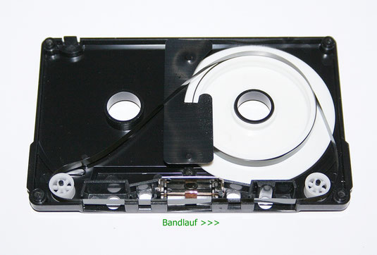 Geöffnete Endlosband-Kassette (endless-tape)