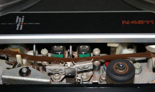 2-Spur 4-Spur: Tonköpfe und Bandführungen bei einem Tonbandgerät Philips N4511