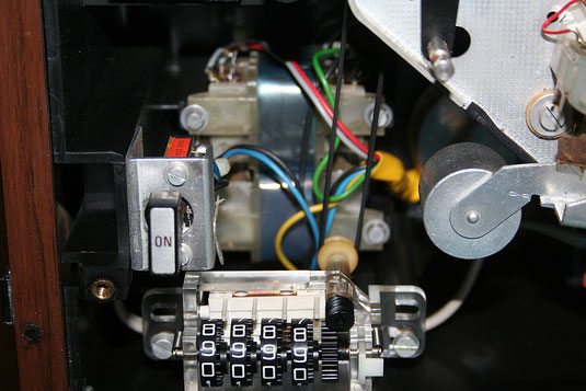 Schalter und Bandzählwerk im N4414