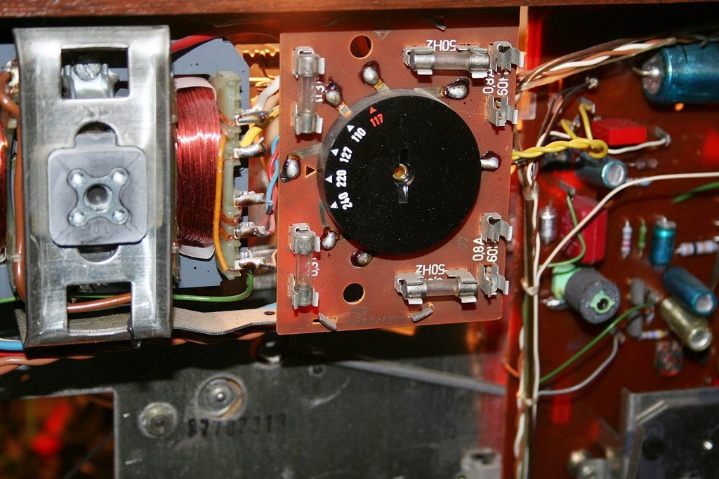 Tonbandgerät reparieren: Netzteil und Antriebsmotor